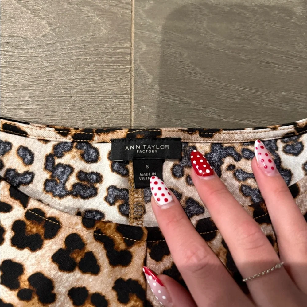 Ann Taylor Leopard Twist Top - Picture 2 of 2